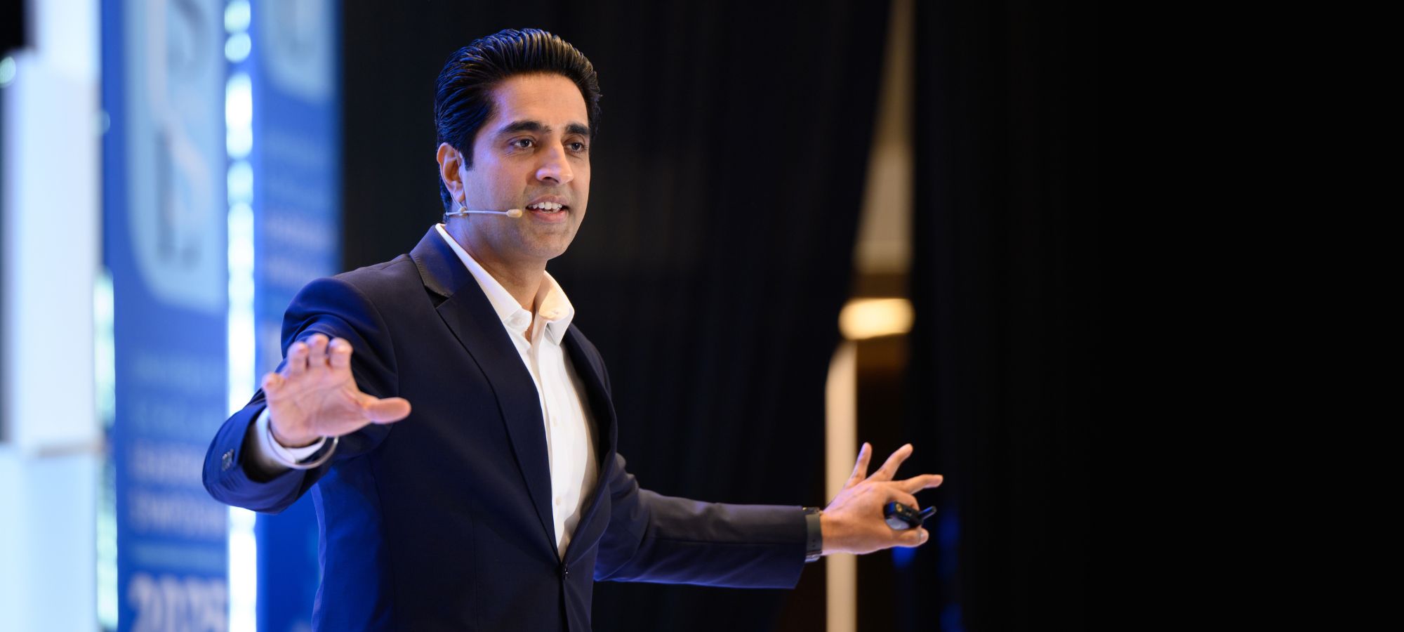 Book Simerjeet Singh: Leading International Motivational Speaker for Global Conferences