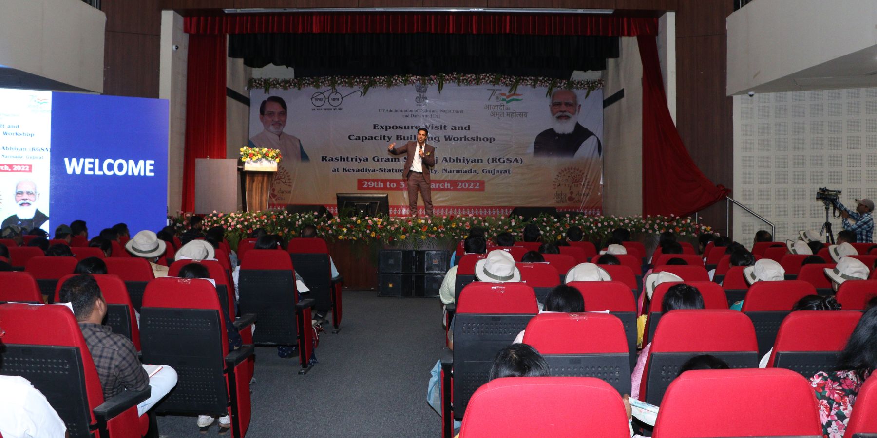 Motivational Speaker in Gujrat Simerjeet Singh on Leadership & Nation Building